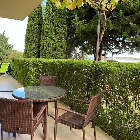 Sunny Seasons Byala Apartmán *